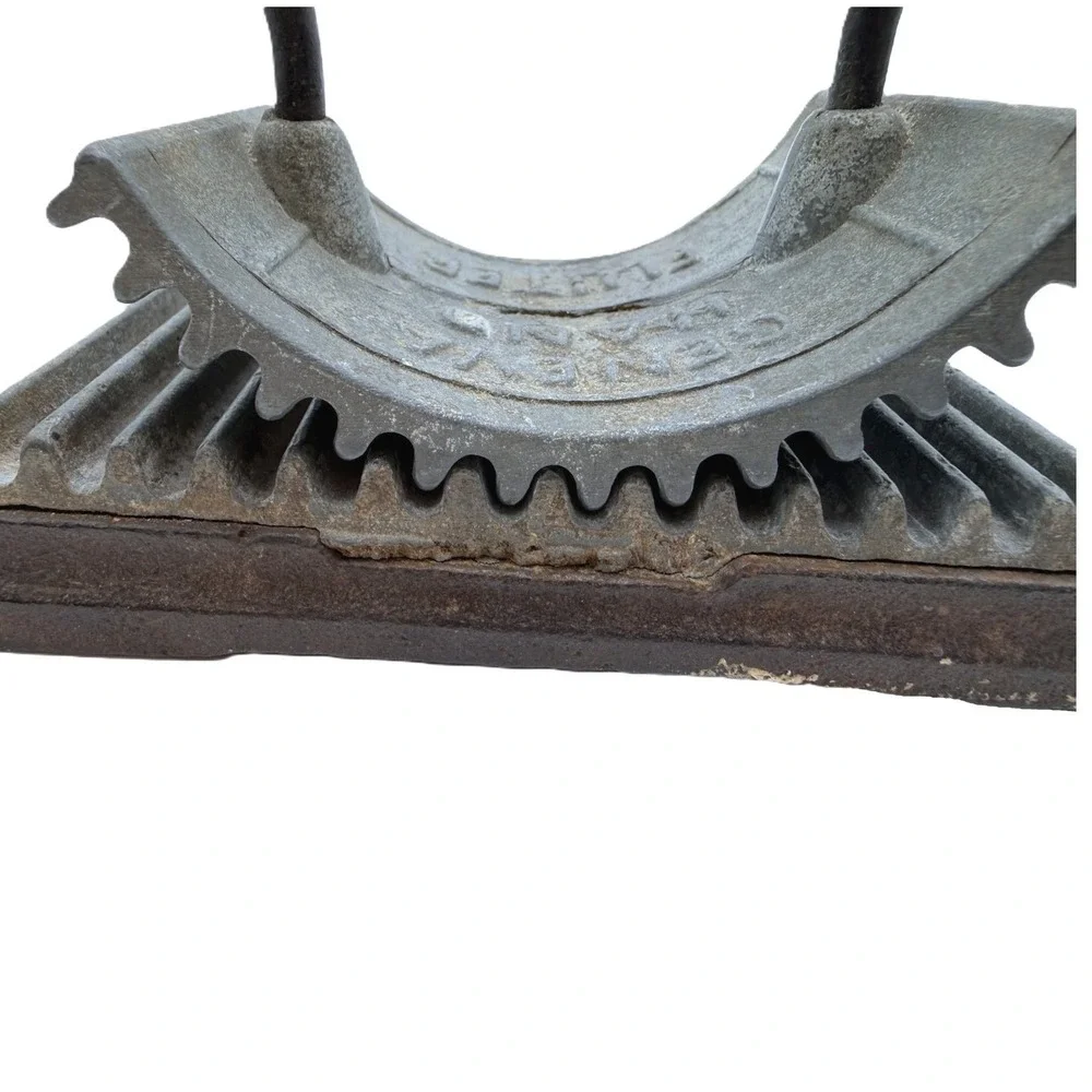 Antique Geneva Hand Fluter Rocker Iron w/ Arcade Lift Handle & 1866 Heater Plate